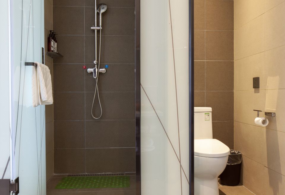 优馨大床房-智能客控