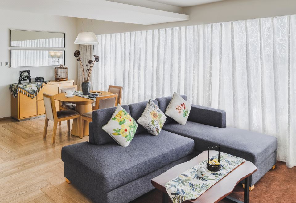 旅居西蜀主题套房（ 独立客厅+蜀綉风格 ）