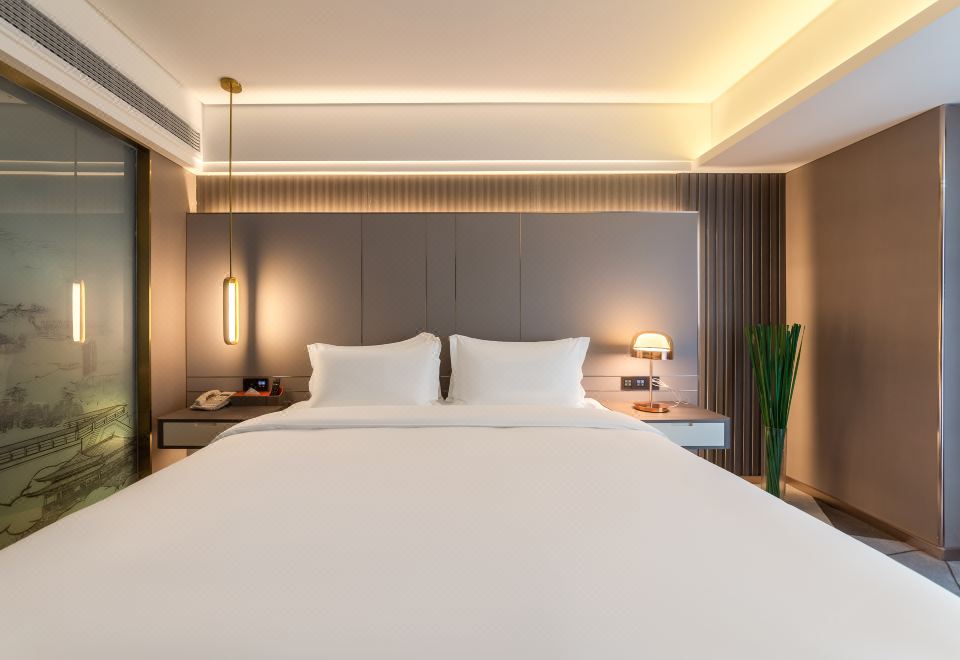 商務大床房（全屋智能+迷你小冰箱）