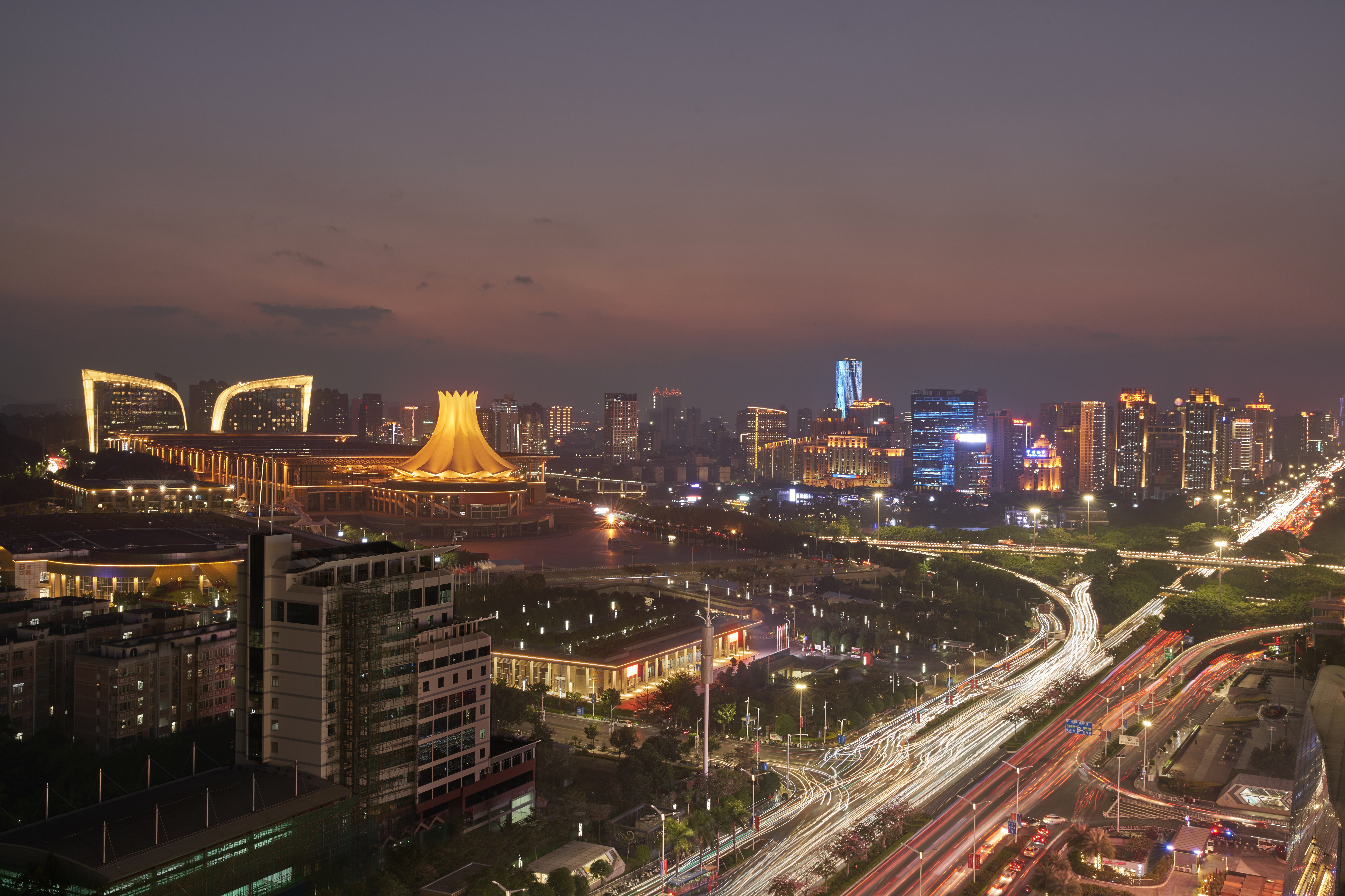 行政城景大床房