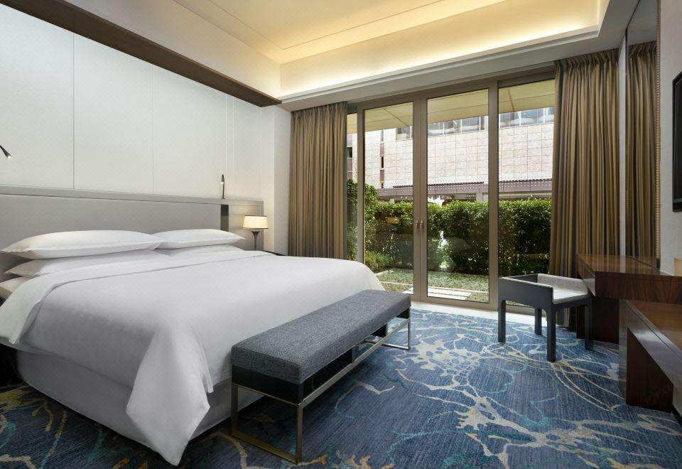 Sheraton Shanghai Chongming HotelPremier Suite - Garden-View
