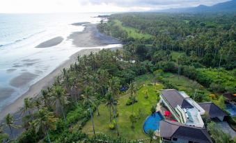 Villa Delmara at Balian Beach