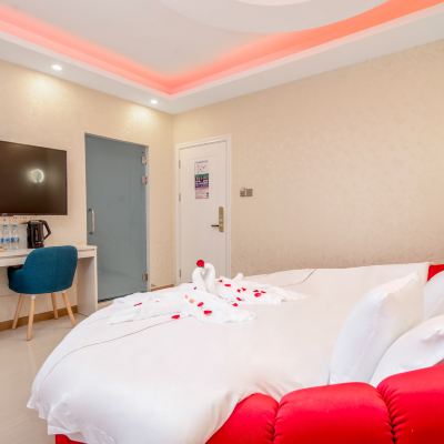 雲曼·溫馨圓床房（特大床+溫馨舒適） 雲曼（廣州白雲國際機場直營店）優惠