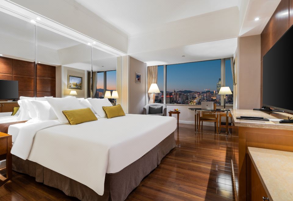 行政城景大床房「小米電視+高空城景+Minibar」