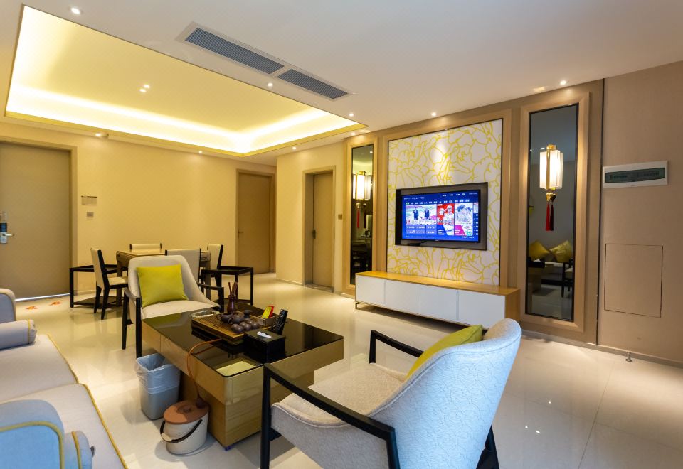 Yuetianxia Hot Spring HotelA Zone Hydrophilic Hot Spring Three Bedroom Villa