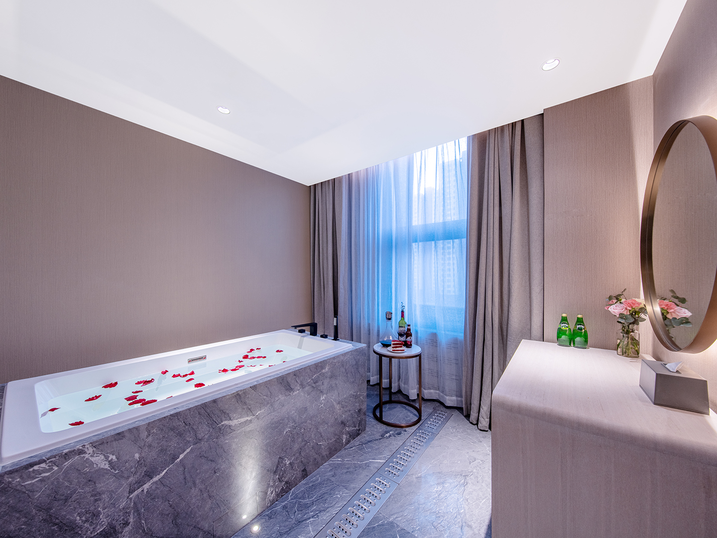 行政套房（65寸投屏电视+智能客控+DIY手冲套装+浴缸）