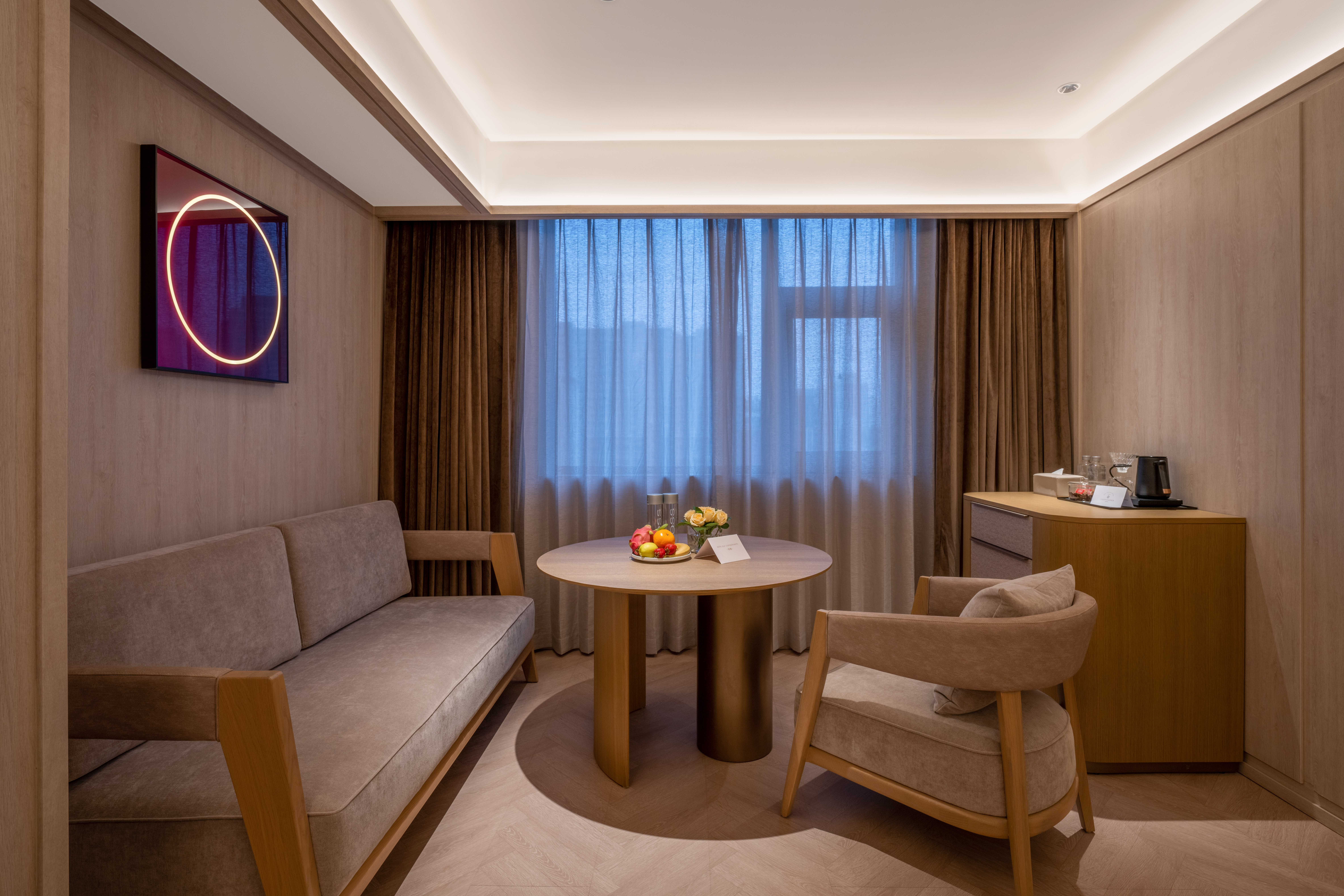 行政大床房 （智能客控+小冰箱+65寸投屏电视+零压床垫）