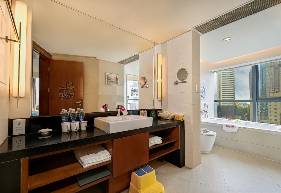 Holiday Inn Qingdao City CentreB.Duck Holiday Executive Deluxe Theme Room