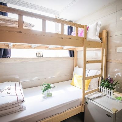 上下層床房（附私人衛浴） 國際廣場（尖沙咀）（賓館）優惠