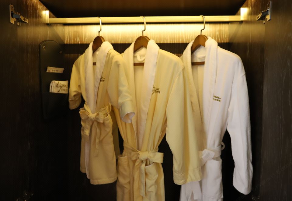 桃源熊貓開間套房（熊貓玩偶+小童滑滑梯+益智玩具）