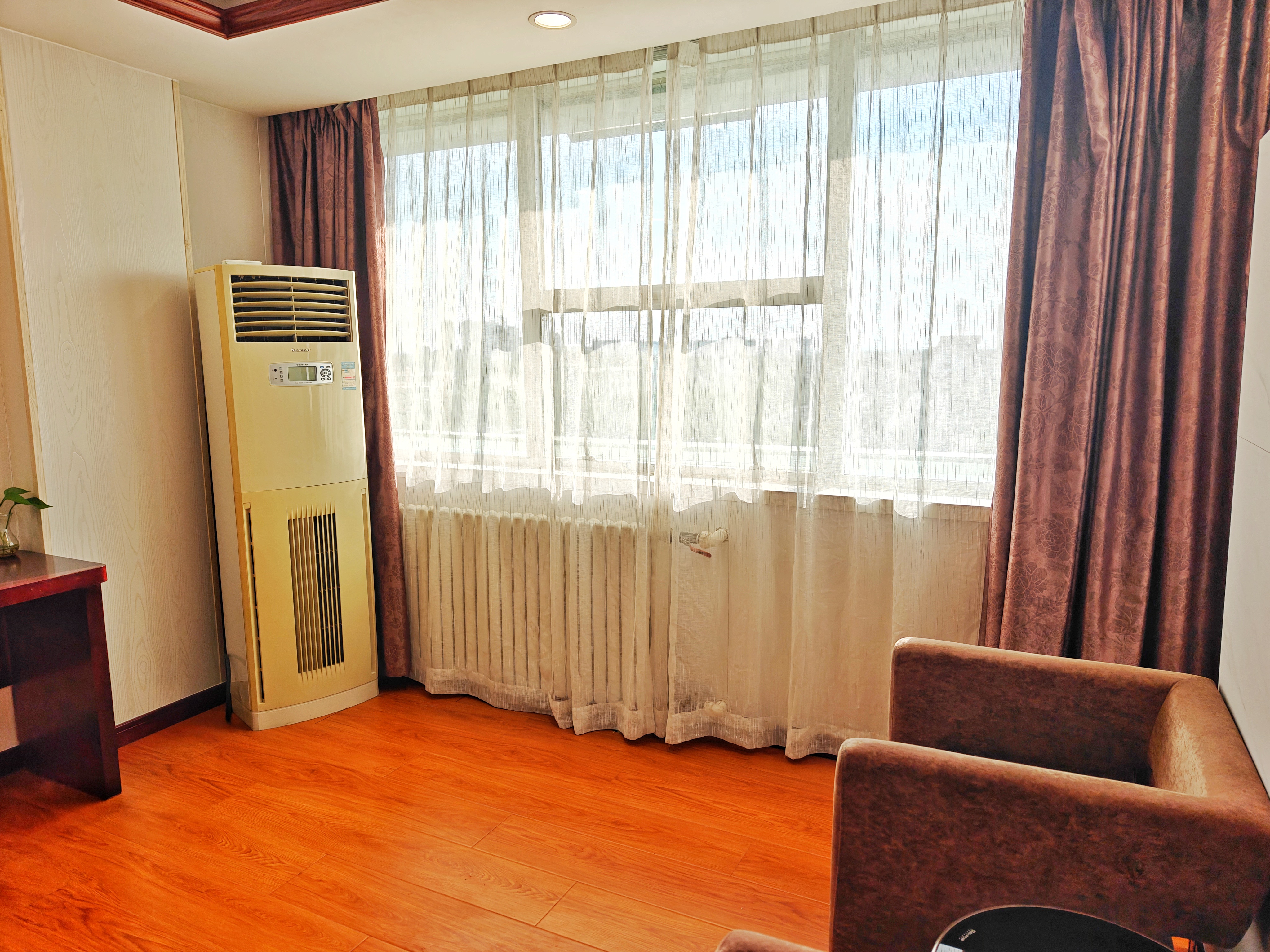 C.S. Sunshine Hotel阳光轻奢大床房「舒适好眠」