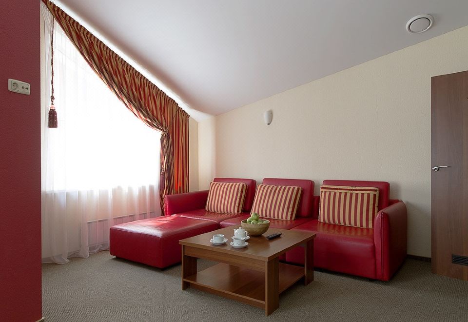 Emerald Hotel Junior Suite