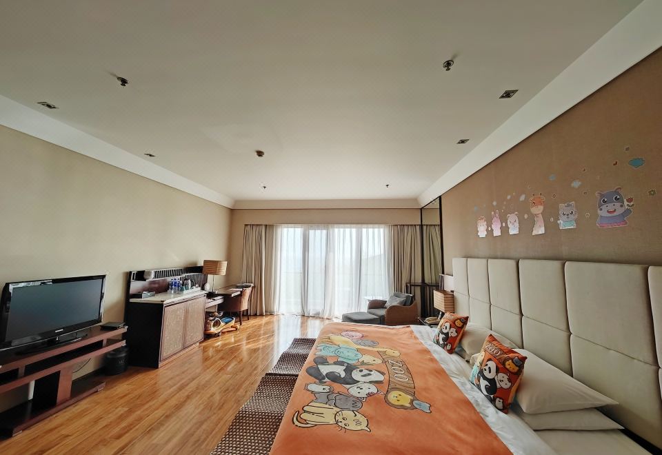 森林亲子大床房（落地窗+阳台+浴缸+扭扭车+滑梯）