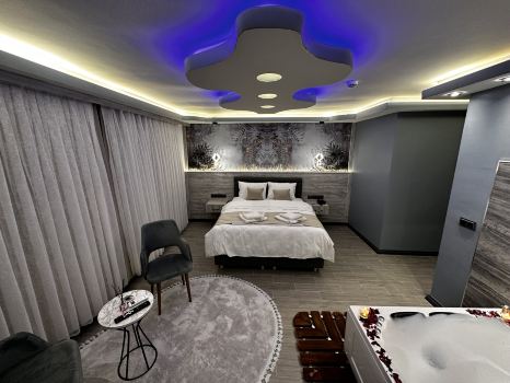Blue Moonrise Hotel