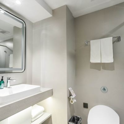 商務大床房 如家商旅飯店（哈爾濱哈西萬達廣場高鐵站店）優惠