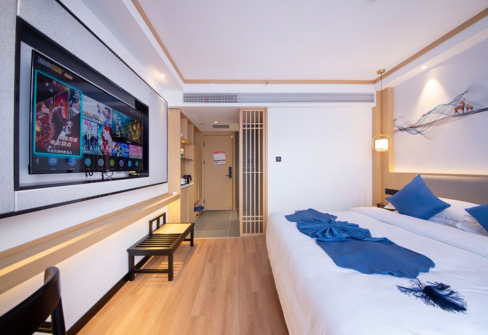 雅致大床房 |智能轻奢+全景落地窗