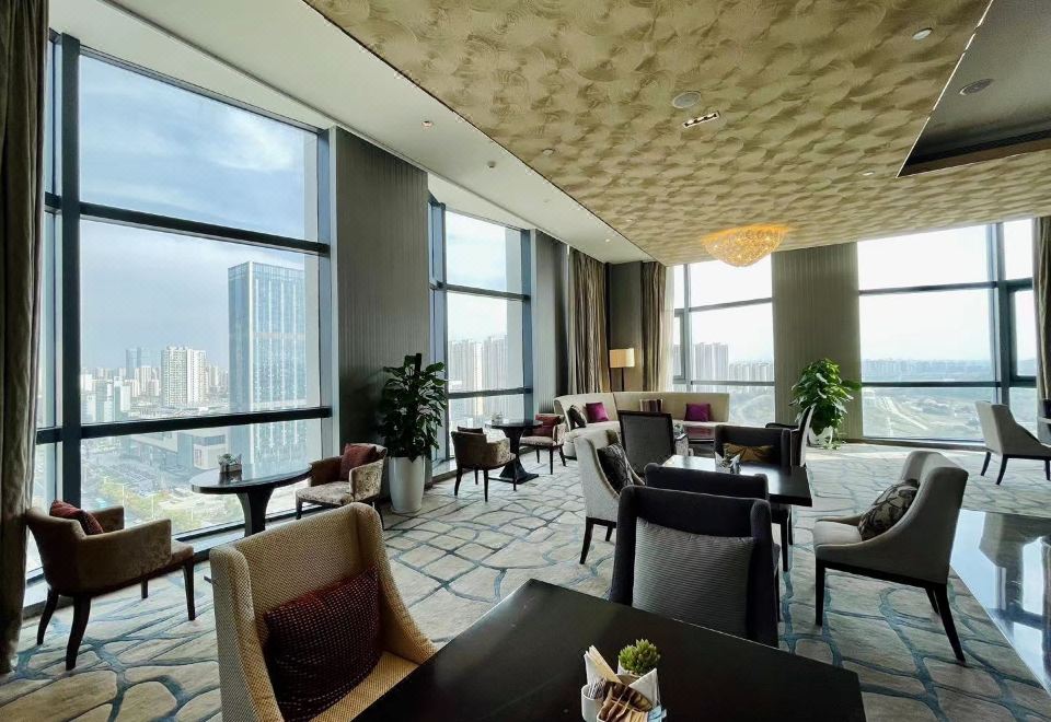 行政豪華大床房（城央C位景觀房+高樓層）