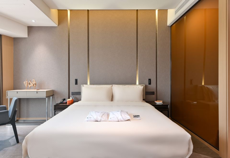 Atour The Tianjin Eye HotelGuestroom (Double Bed)