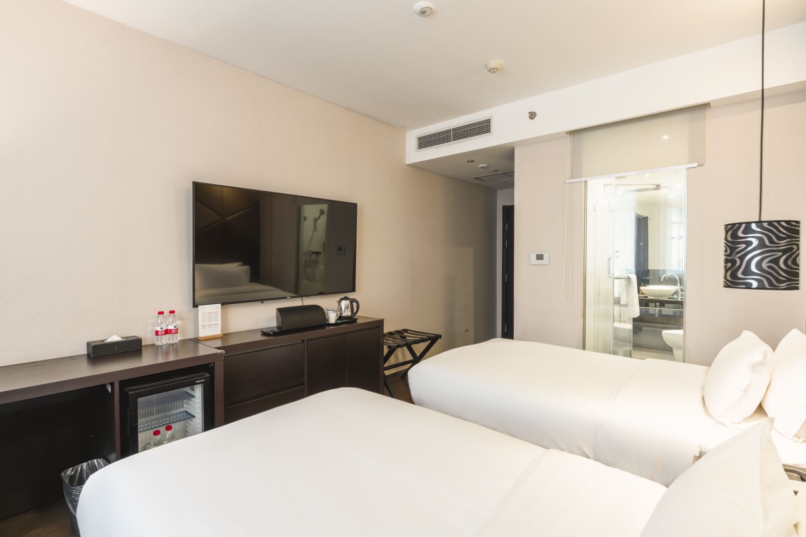 高级双床房（智能投屏+小冰箱）