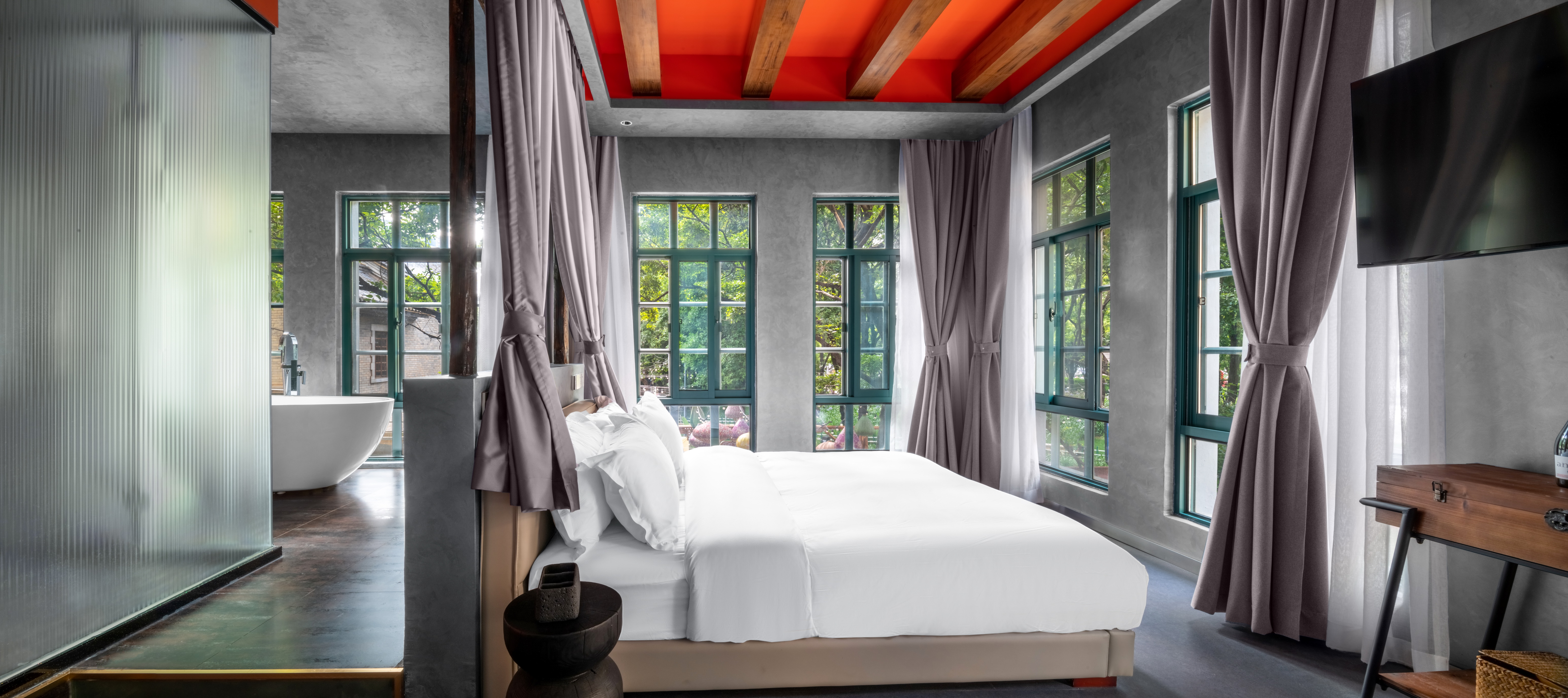 彝族丨270°景观豪华浴缸大床房