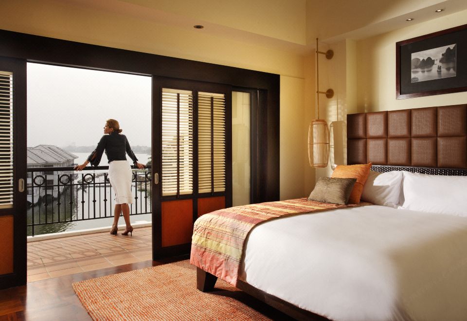 城景经典特大床房直通俱乐部