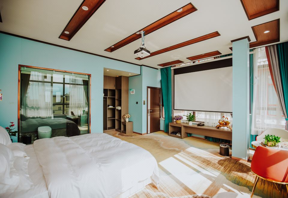 Heqing Huaxi Yazhu HomestayAdministrative Idyllic landscape king room