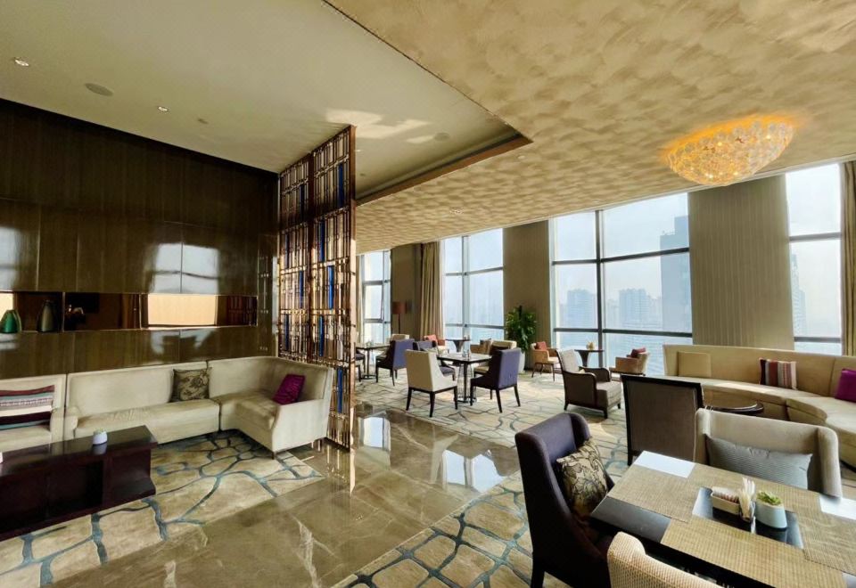 行政豪華大床房（城央C位景觀房+高樓層）