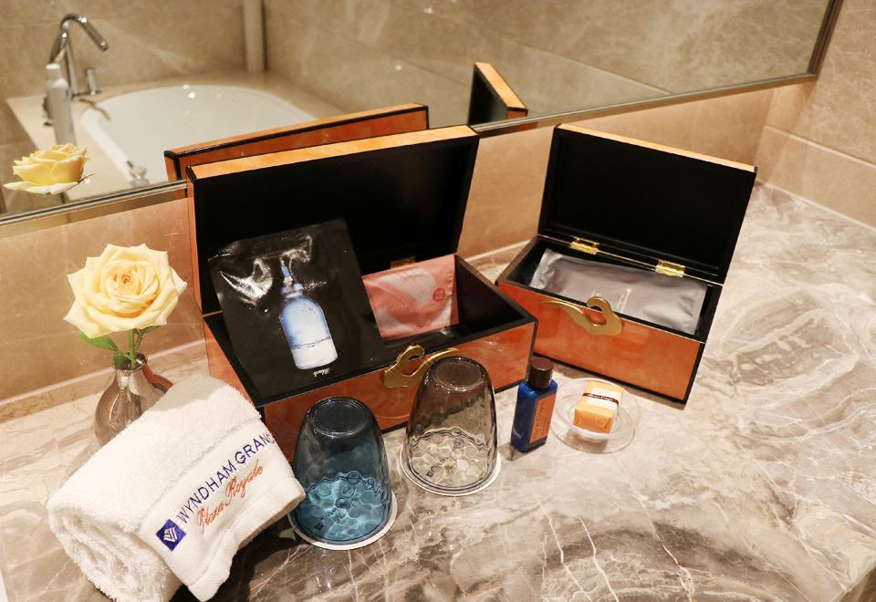 至尊高空城景行政精英房