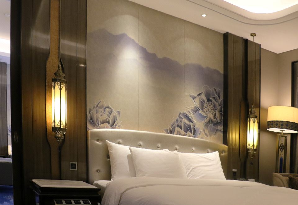 高级豪华大床房（尊享空间+深睡床垫+高层通透采光 ）