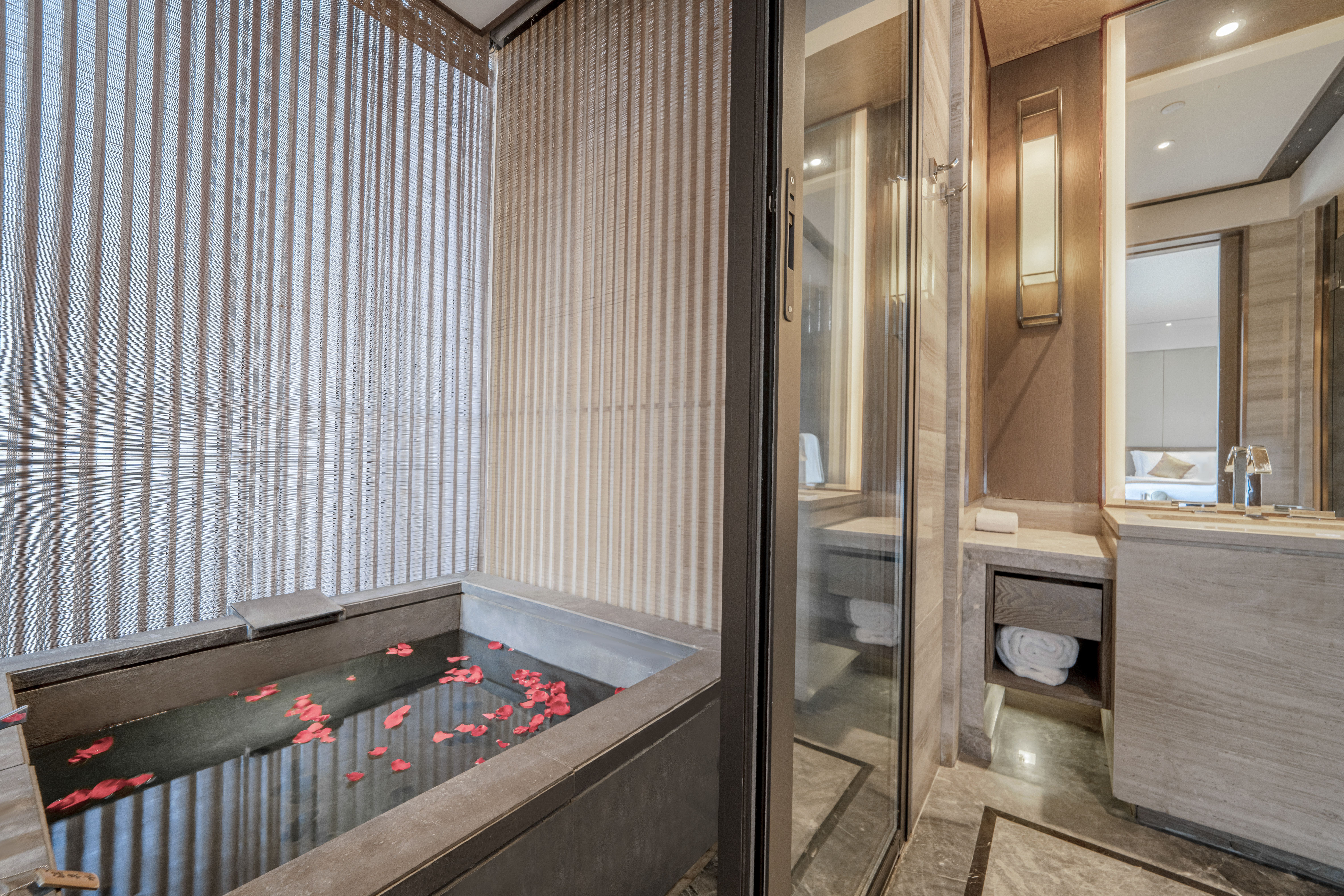 庭景汤屋丨双床房