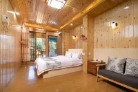 Longji Rice Terraces Xianyuelou Homestay (No. 2 Viewing Platform)