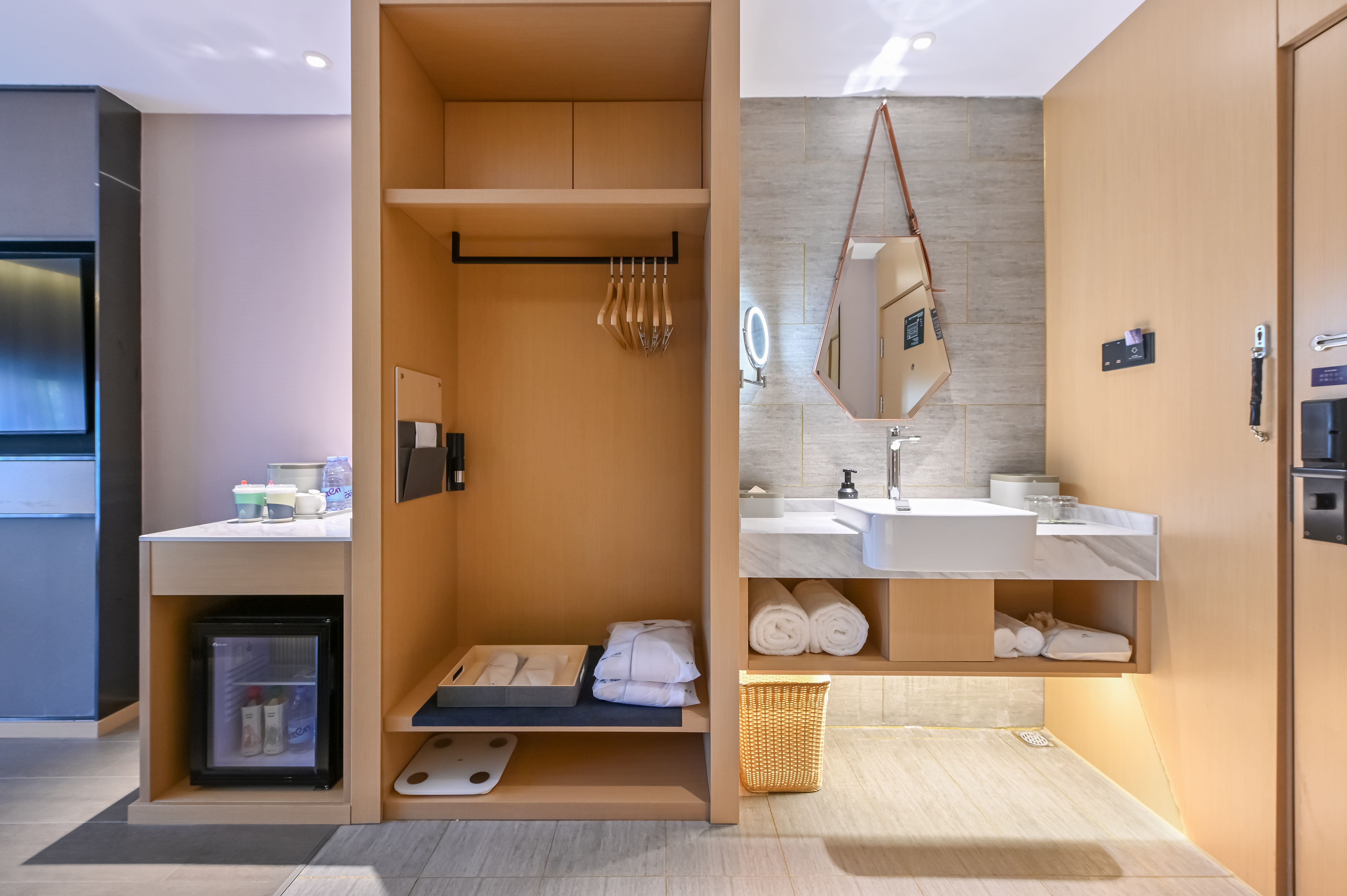 几木大床房（普兰特床垫+裸棉床品+深睡枕PRO+手机投屏+安心浴袍）