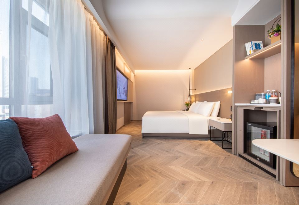 Atour S Hotel, Hisense Plaza, Qingdao Olympic Sailing CenterJi Mu Double Bed Room (Mini Fridge +Leifen Hair Dryer + Projection + Deep Sleep Pillow Pro)