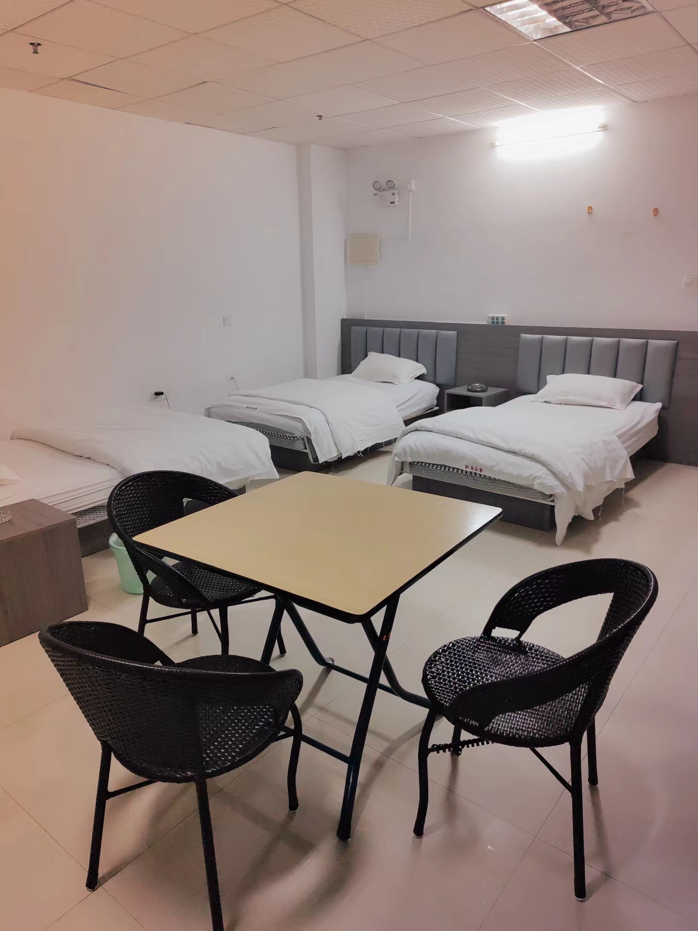 Junan Business HotelTriple room