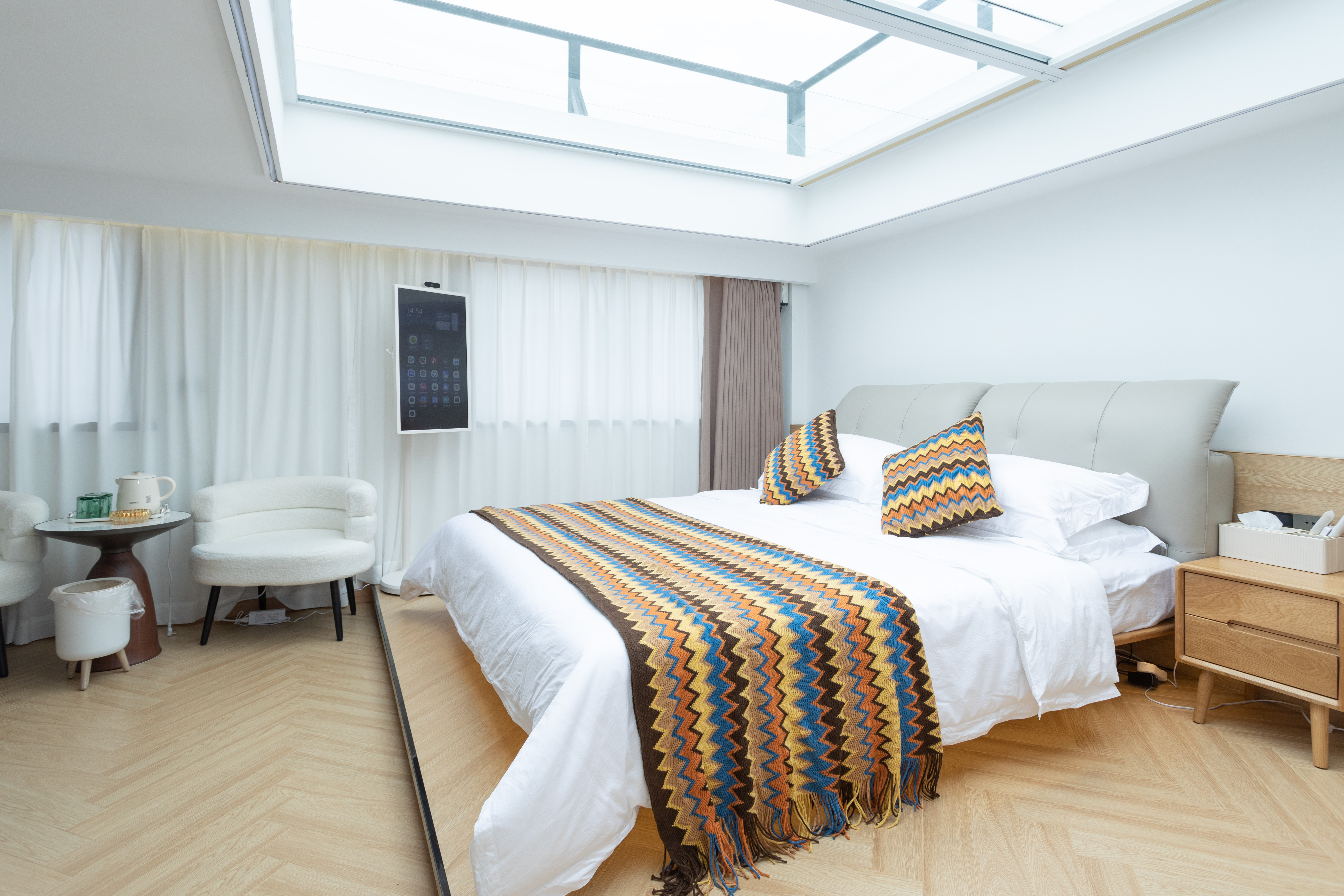 清风·星空情侣房『智能马桶+乳胶床垫+移动电视』