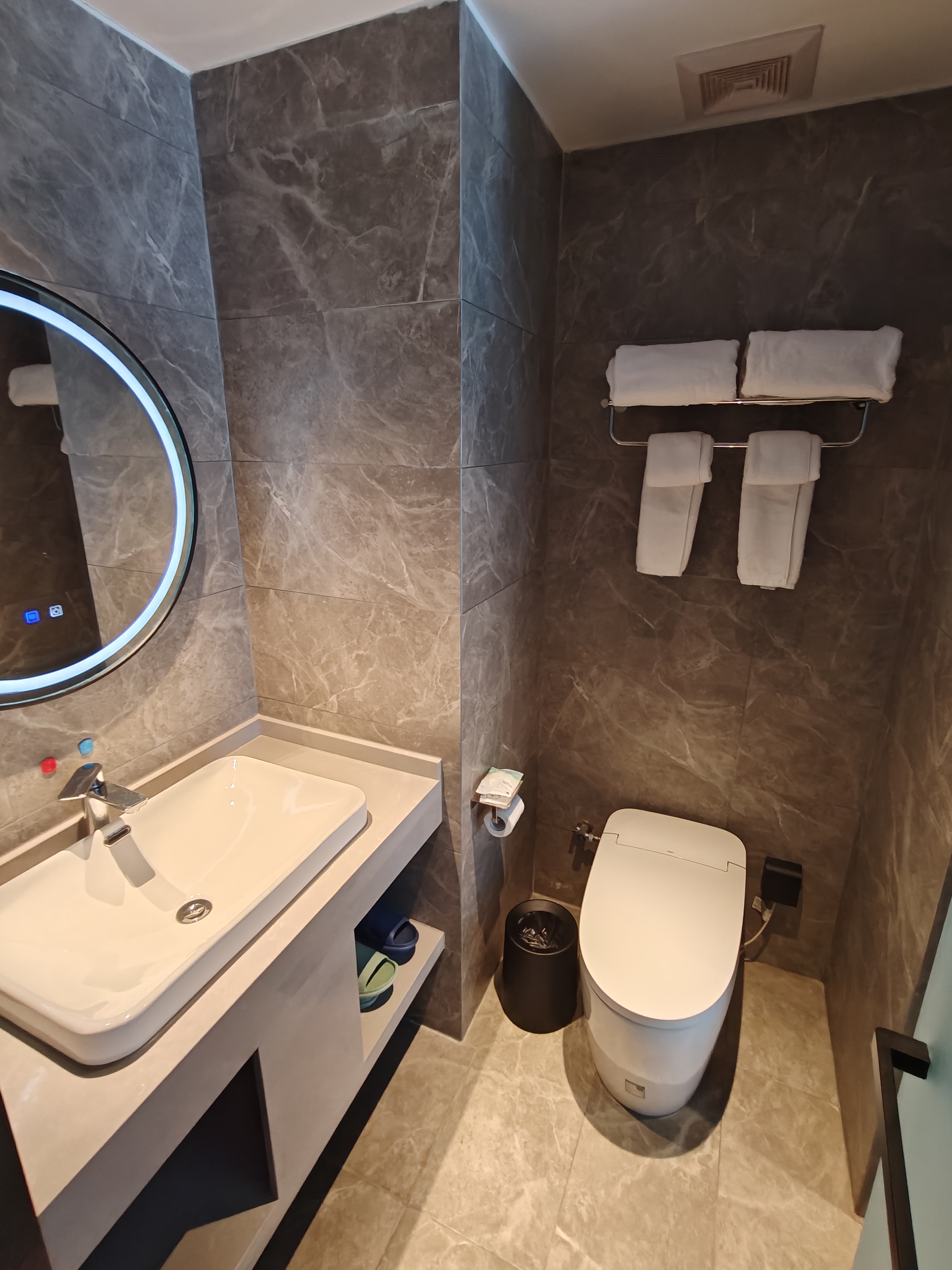 如雅山景大床房