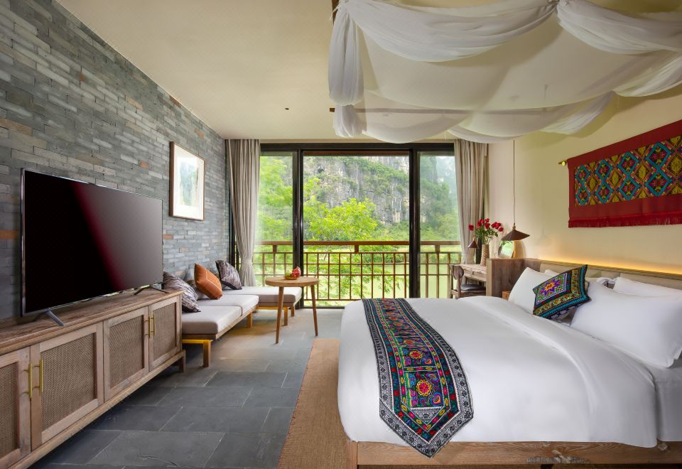 Riverside Intimate Water Double Bed Room