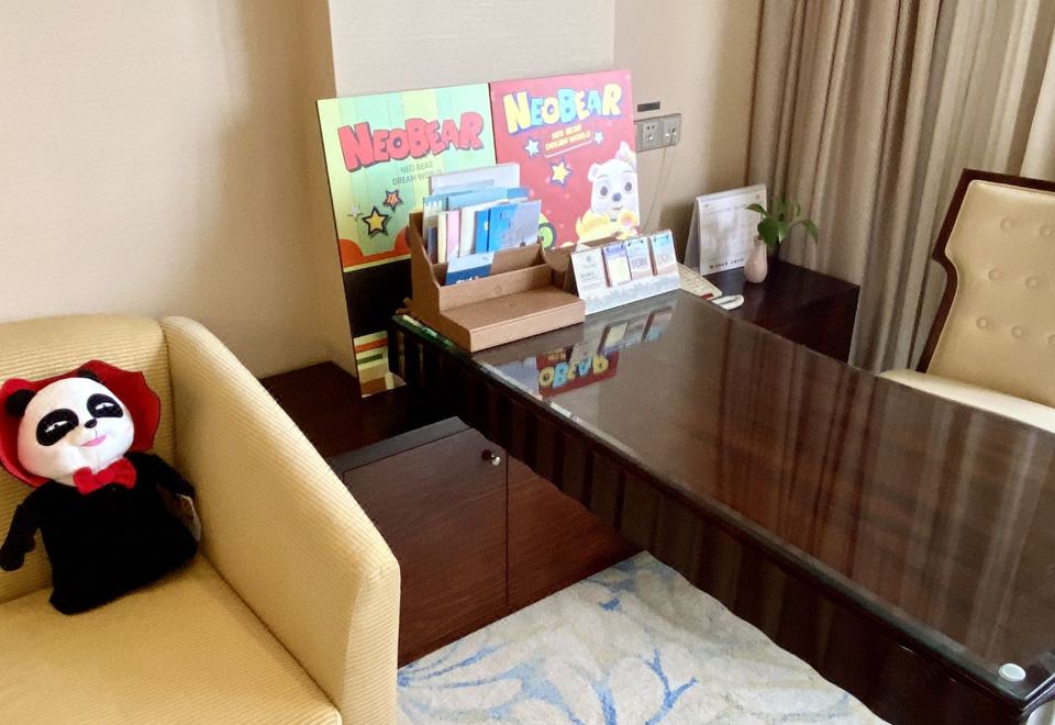 小熊尼奥江景亲子房