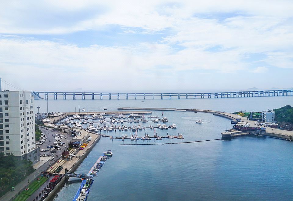 观海·阳光双床房