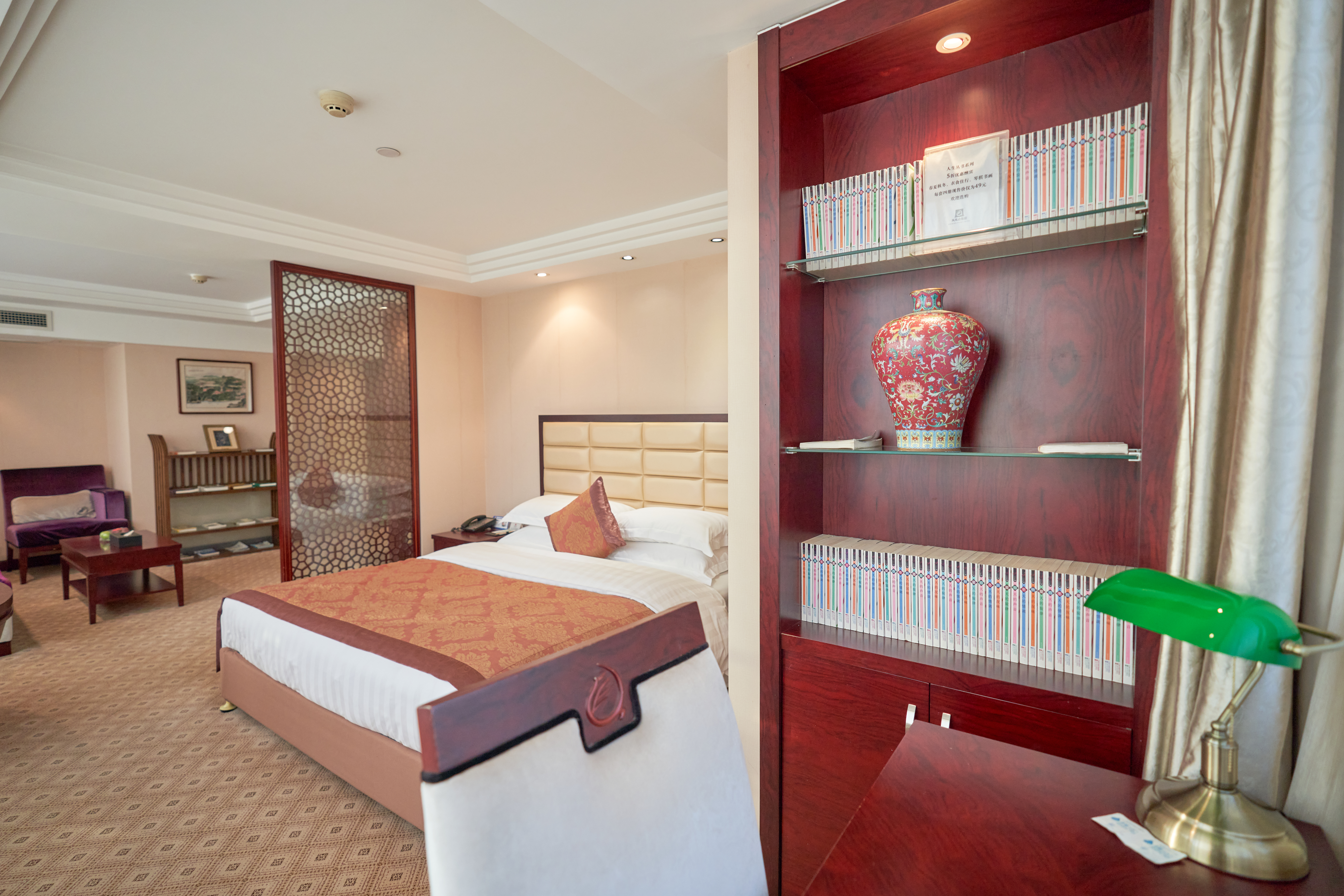 精选温馨大床房-宽舒空间·暖居谧境