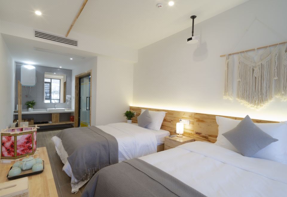 Wanfeng Linna Mountain home stay Yingye Courtyard Twin Room