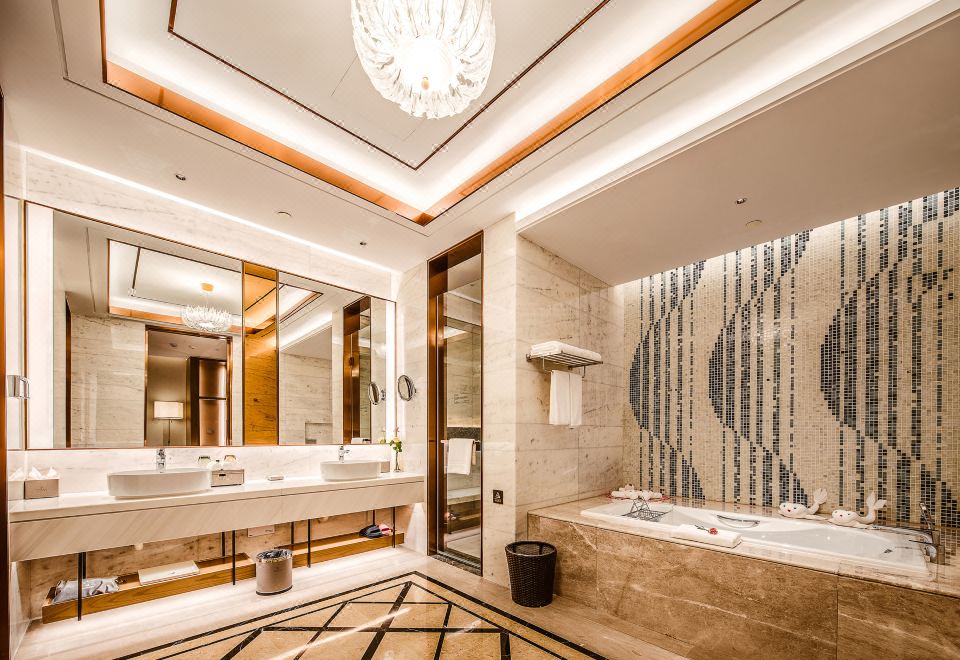 Oceantec Valley Hotel QingdaoPresidential Suite