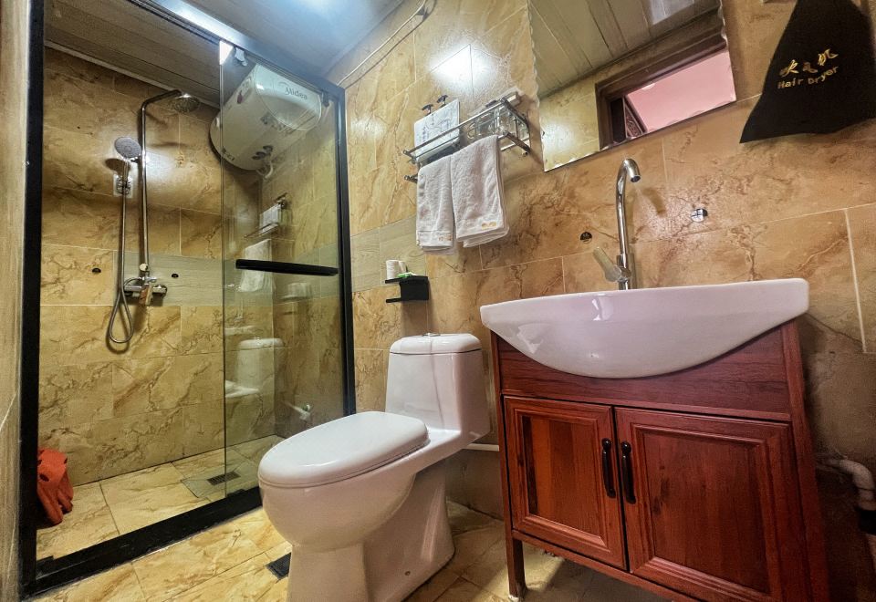 Jinshang Style Double Bed Room[Air Conditioning] (Separate Wet And Dry Bathroom) [Scenic Terrace]Enjoy The Ancient City View