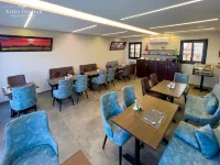 Khan DuiDar Inn - Pyramids View Rooftop Hotels in Nazlet El-Semman