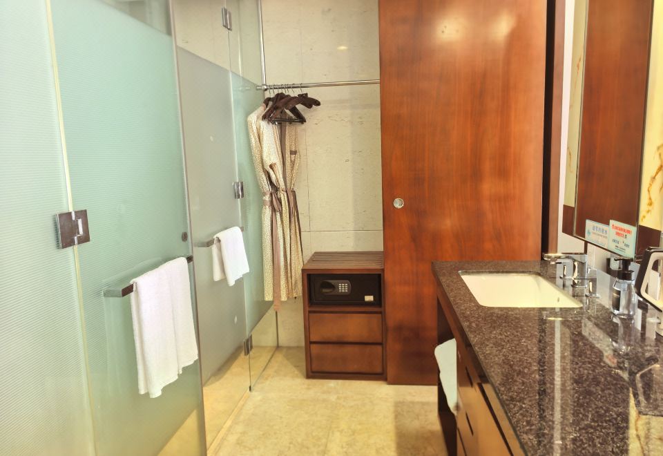 豪華山景陽台雙床房