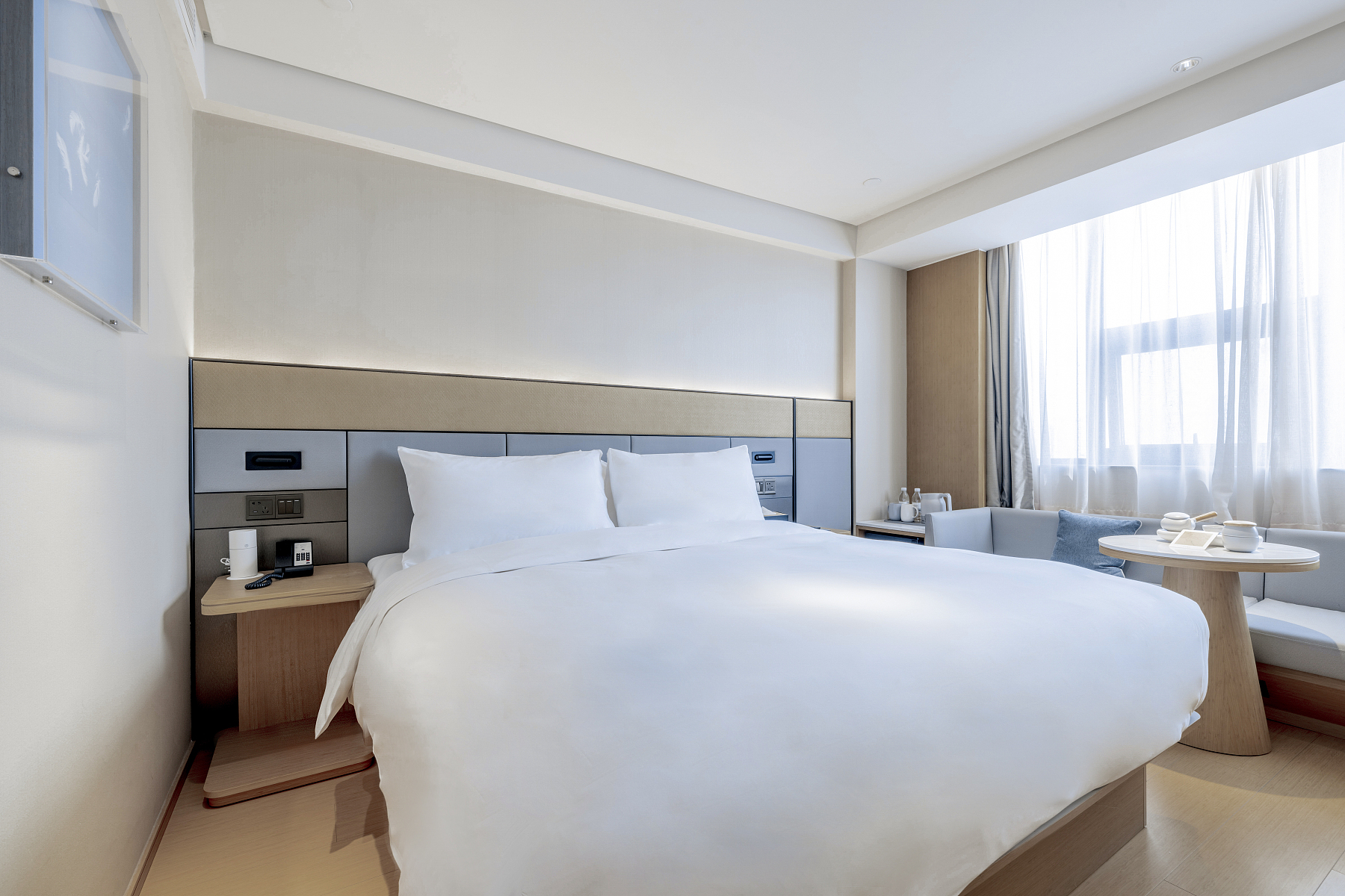 高级大床房（可投屏65寸电视+冰箱+金可儿床垫）