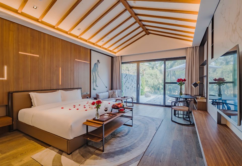 Long Island Golf & Private Resort HotelDeluxe Courtyard-View Room At Yishuige