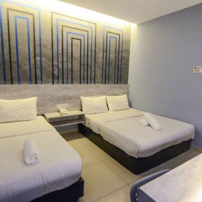 Triple Room Kupon Suite Dreamz Hotel Sri Petaling Kuala Lumpur