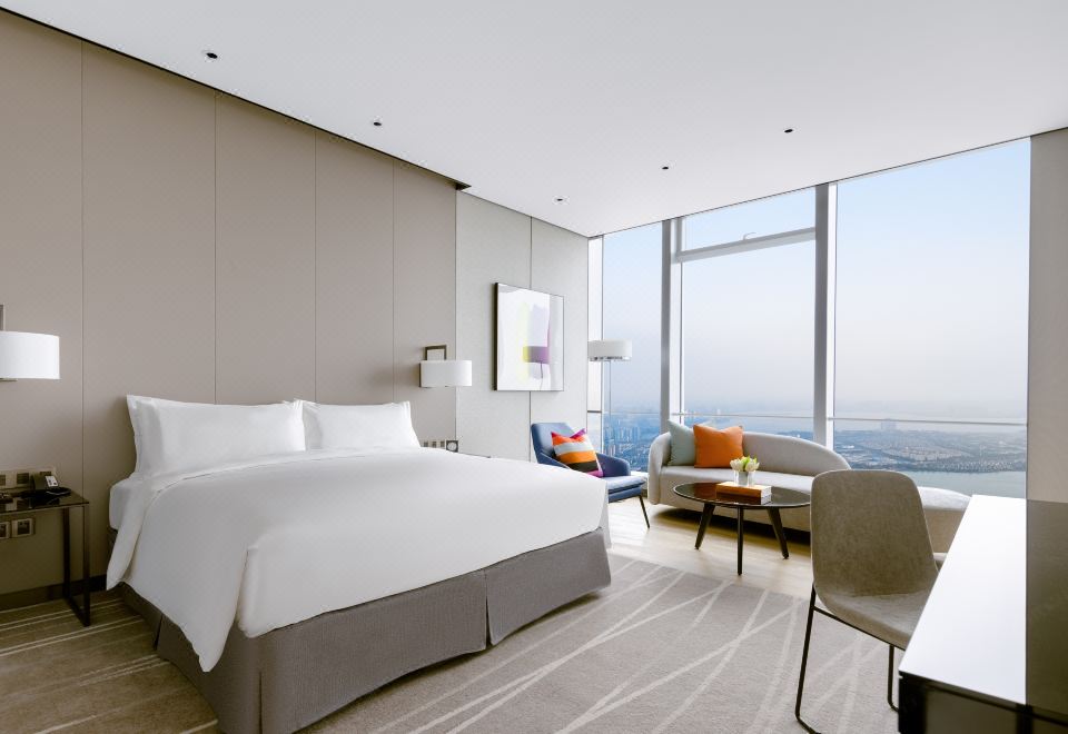 N2尊贵湖景大床客房