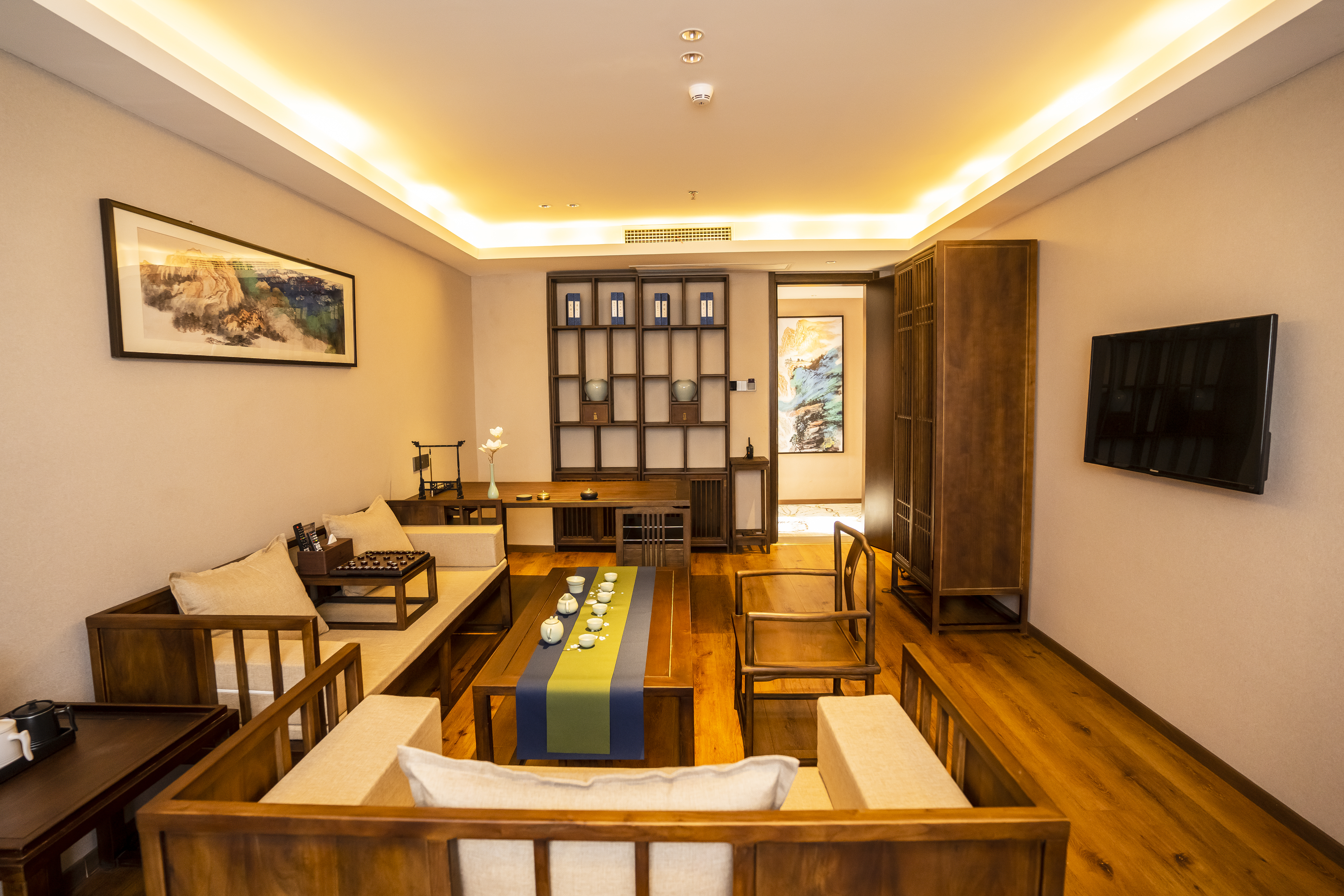 隐士套房（中式茶台+一室一厅+语音智控）